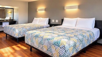 Standard Room, 2 Queen Beds, Smoking