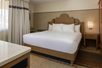 Deluxe Suite, 1 King Bed with Sofa bed (Forest View)