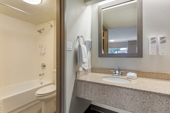 Deluxe Room, 2 Double Beds, Accessible (Smoke Free)