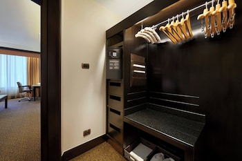 Prestige Room, Lake View, 2 Double and 1 Single