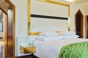 Penthouse (Suite with Rooftop Terrace)
