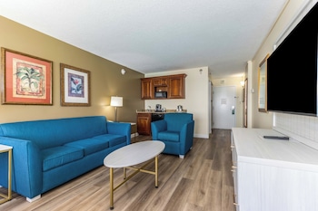 Suite, 2 Queen Beds, Balcony, City View