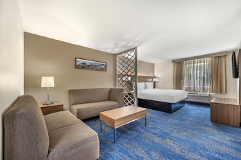 Suite, Multiple Beds, Non Smoking, Refrigerator & Microwave