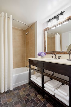 Suite (Alcove)