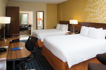 Room, 2 Queen Beds, Hearing Accessible (Roll-in Shower)