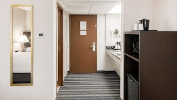 Standard Room, 2 Queen Beds, Non Smoking