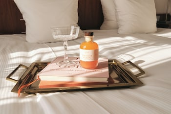 Guest Suite with canal view