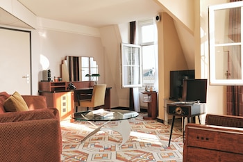 Master Suite with canal view