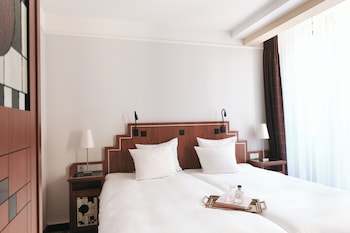 Guest Suite with canal view
