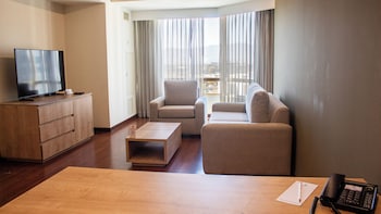 Deluxe Suite, 1 King Bed with Sofa bed
