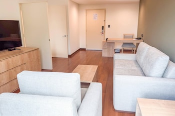 Room, 1 King Bed, Non Smoking (Upgrade)