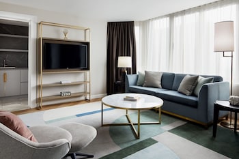 Premium Apartment, 1 Bedroom, Park View (Mobility Accessible, Roll-In Shower)