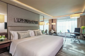 Classic Room, 1 King Bed, Club Lounge Access