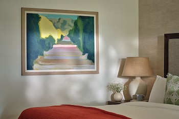 FIREPLACE SHANGRI-LA ROOM - TWO QUEEN BEDS
