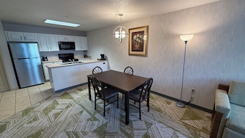 Willowbrook One Bedroom Jacuzzi