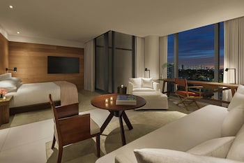 Studio City View King Suite