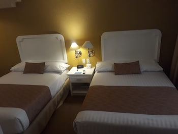 Standard Room, 2 Double Beds