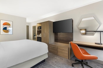 Standard Room, 1 King Bed
