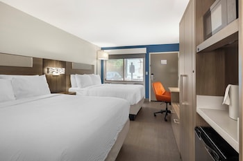 Standard Room, 2 Queen Beds, Pets Allowed