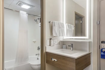 Standard Room, 1 King Bed