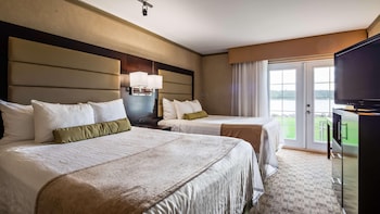 Double Room, 2 Queen Beds, Patio, Courtyard View
