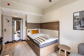 Double Room (Compact)