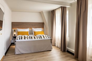Deluxe Double Room, Non Smoking (with Sofa Bed)