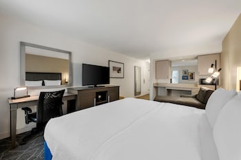 Room, 1 King Bed, Microwave