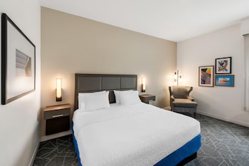 Room, 1 King Bed, Accessible (Mobility and Hearing)