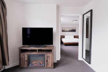Suite, 1 Bedroom, Fireplace, Mountain View