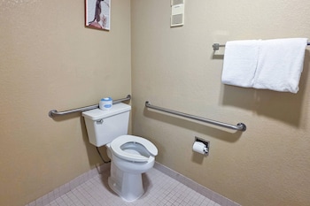 Room, 1 Queen Bed, Accessible, Non Smoking (Accessible Tub)