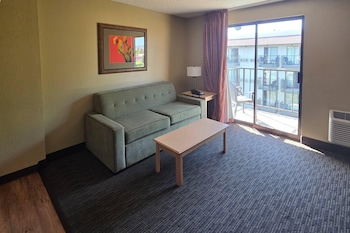 Suite, 1 Queen Bed, Non Smoking, Balcony