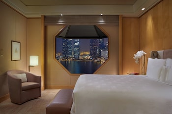 Deluxe Suite, 1 King Bed, Bay View