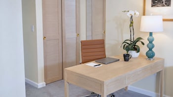 Superior Room, 1 King Bed