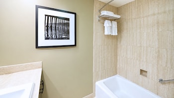 Deluxe Room, 1 King Bed