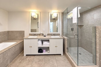 Executive Studio Suite, 2 Double Beds (Junior)