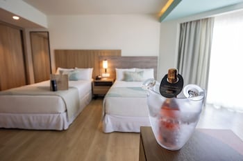 Junior Suite, Oceanfront (Elite Club | C)
