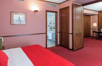 Suite, Multiple Beds
