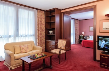 Suite, Multiple Beds