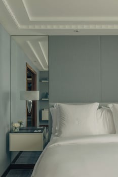 Suite (Ambassador)