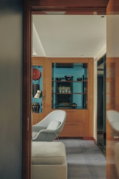 Suite (Ambassador)