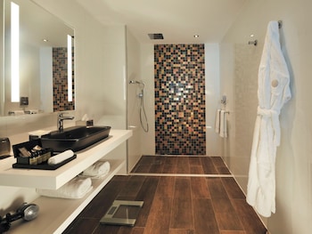 Junior Suite, 1 King Bed, Sea View