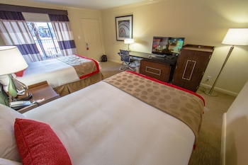 Room, 2 Queen Beds, Non Smoking, Pool View