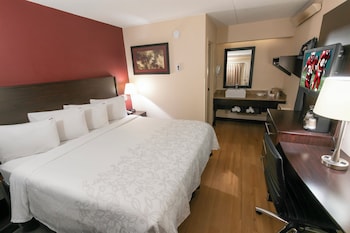 Deluxe Room, 1 King Bed, Accessible (Smoke Free)