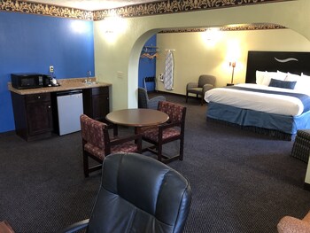 Luxury Suite, 1 King Bed, Non Smoking