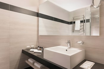 Deluxe Room, 1 King Bed