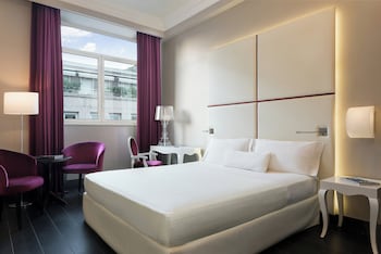 Deluxe Room, 1 King Bed