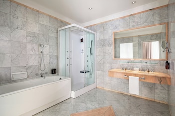 Signature Suite