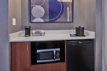 Suite, 1 Bedroom, Courtyard View