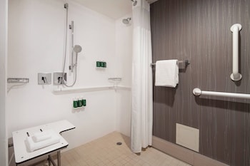 Room, 2 Double Beds (Mobility/Hearing Access, Roll-in Shwr)